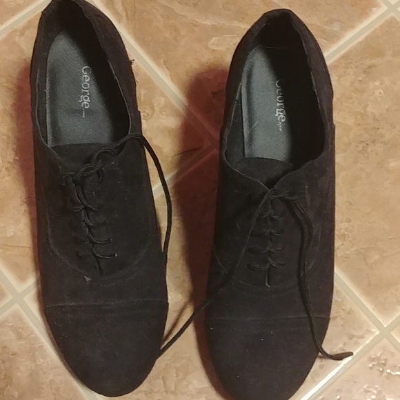 Shoes - Picture 2 of 2